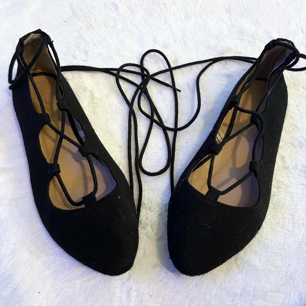 Charles Albert Solid Black Lace Up Almond Toe Flats Size 6